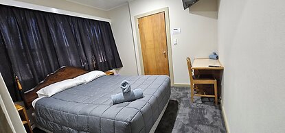 White Horse Inn Restaurant & Motel