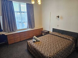 White Horse Inn Restaurant & Motel