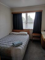 White Horse Inn Restaurant & Motel