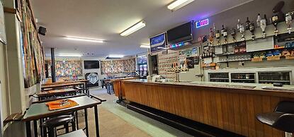 White Horse Inn Restaurant & Motel