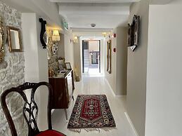 1870 Taş Konak Otel - Sanat Sokağı