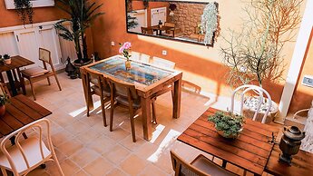 1870 Taş Konak Otel - Sanat Sokağı