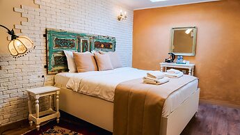 1870 Taş Konak Otel - Sanat Sokağı