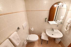 Pier Hotel