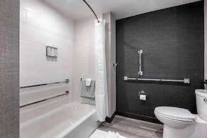 Cambria Hotel Portland Downtown-Old Port