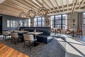 Cambria Hotel Portland Downtown-Old Port