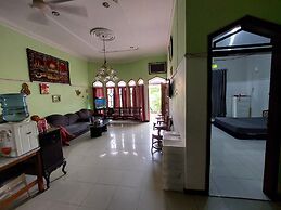 HOMESTAY RACHMAD HOMESTAY WARUNGBOTO