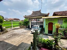 HOMESTAY RACHMAD HOMESTAY WARUNGBOTO