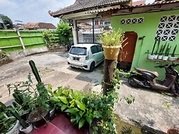 HOMESTAY RACHMAD HOMESTAY WARUNGBOTO