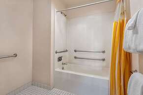 Norwood Inn & Suites Indianapolis