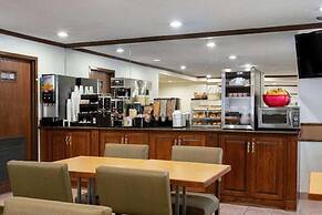 Norwood Inn & Suites Indianapolis