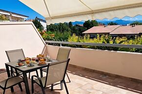 Kristall Lago Pool View