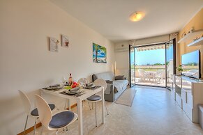 Kristall Lago Pool View