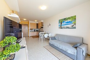 Kristall Lago Pool View