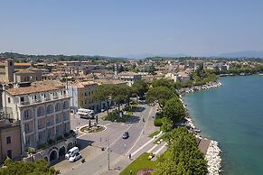 Kristall Lago Pool View