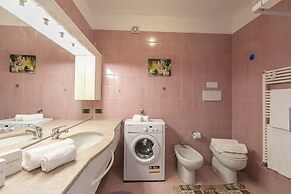 Kristall Lago Pool View