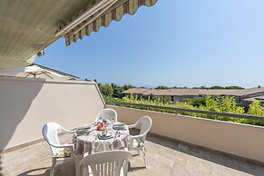 Kristall Lago Pool View