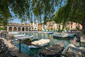 Kristall Lago Pool View