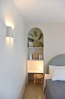 StayBridge Apartments, Mesongi