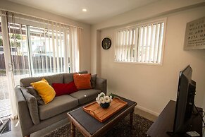 Centrally Located 1 Bedroom Apartment in Auckland