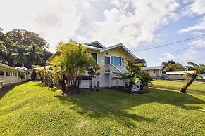 Makani Ea Home 2 Bedroom Home by RedAwning