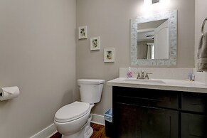 Makani Ea Home 2 Bedroom Home by RedAwning