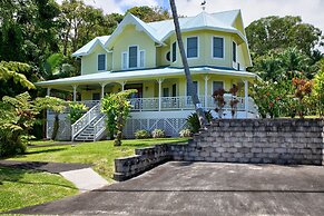 Grand Melemele 3 Bedroom Home by RedAwning