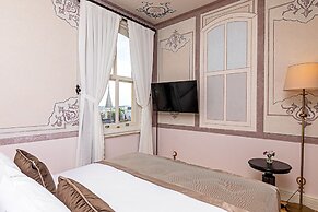 Meroddi Barnathan Hotel