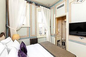 Meroddi Barnathan Hotel