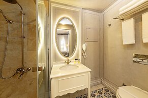 Meroddi Barnathan Hotel