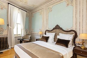 Meroddi Barnathan Hotel