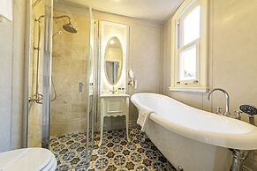 Meroddi Barnathan Hotel