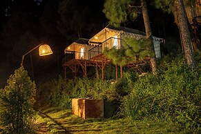 Paradise Pool Resort