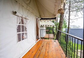 Paradise Pool Resort