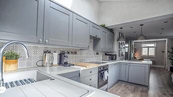 Modern 3-bed House on Tarporley High Street