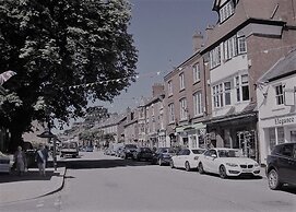Modern 3-bed House on Tarporley High Street