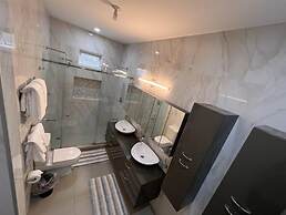 Gulfview Townhouse With Pool and Jacuzzi