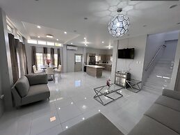 Gulfview Townhouse With Pool and Jacuzzi