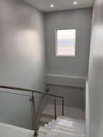 Glencoe Townhome With Loft Jacuzzi and Pool