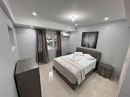 Glencoe Townhome With Loft Jacuzzi and Pool