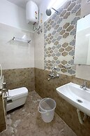 K11 Express - Opp Express Avenue