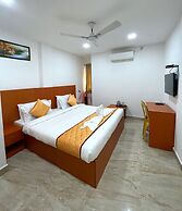 K11 Express - Opp Express Avenue