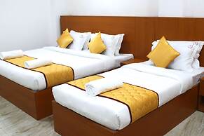 K11 Express - Opp Express Avenue