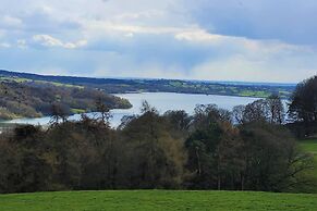 Cosy & Spacious Cottage in Scenic Village With Pub