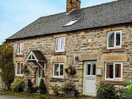 Cosy & Spacious Cottage in Scenic Village With Pub