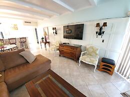 Island House B107