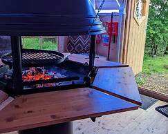 Owl Lodge With Hot Tub and Massage Treatments