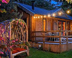 Owl Lodge With Hot Tub and Massage Treatments