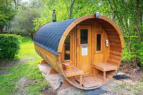 Owl Lodge With Hot Tub and Massage Treatments