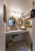 The Dutch Flat Hotel
